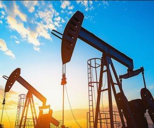 Курс нефти существенно поправил положение завершая неделю ростом Курс нефти существенно поправил положение завершая неделю ростом