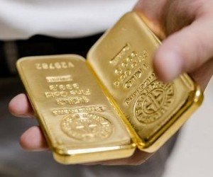 Золото сдалось под конец недели Золото сдалось под конец недели