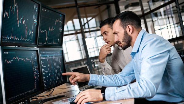 Российский фондовый рынок достиг пика падения за последние 25 лет