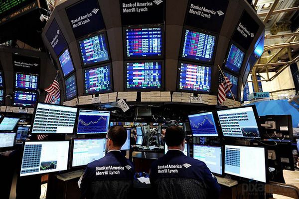 Фондовый рынок США не может справиться с внутренними страхами