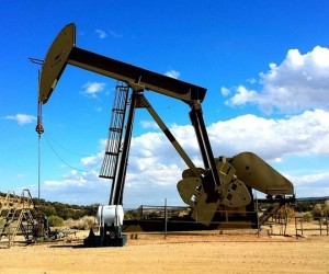 Курс нефти увеличивает потери после сообщения агентства Reuters Курс нефти увеличивает потери после сообщения агентства Reuters