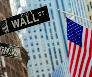 Фондовый рынок США слабеет в тумане политической борьбы Фондовый рынок США слабеет в тумане политической борьбы