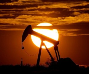 Неопределенность на рынке нефти усиливает риск падения цен Неопределенность на рынке нефти усиливает риск падения цен