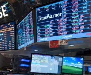 Фондовый рынок США : Dow достиг рекорда, но Nasdaq и S&P 500 снизились Фондовый рынок США : Dow достиг рекорда, но Nasdaq и S&P 500 снизились