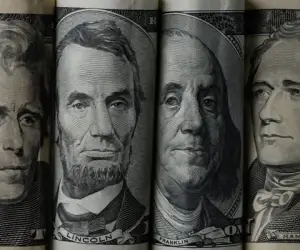 Доллар США