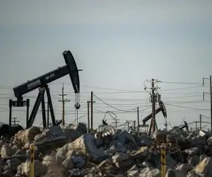 Нефть в конце недели может частично отыграть потери