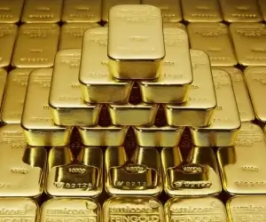Золото рухнуло более чем на 3%: сильный доллар и