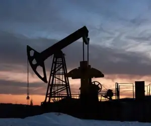 Нефть восстановилась после падения на фоне рисков для