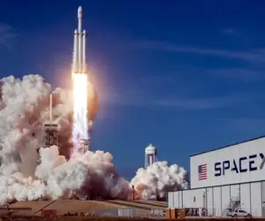 Почему акции SpaceX растут, а облигации падают: что