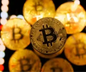 Цена Биткоина опустилась ниже $83 000 на фоне роста доходности облигаций США