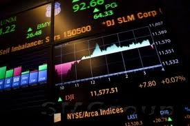 Торги понедельника на фондовых рынках начались с коррекции