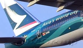 Прибыль авиаперевозчика Cathay Pacific в 2011 году упала на 61%