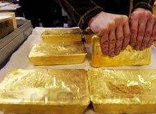 Золото реагирует на краткосрочные новости